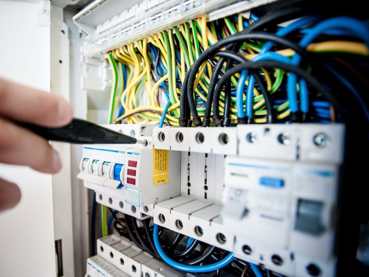 Attestation de conformité électrique : quelle couleur, et ce qui fait échouer la visite