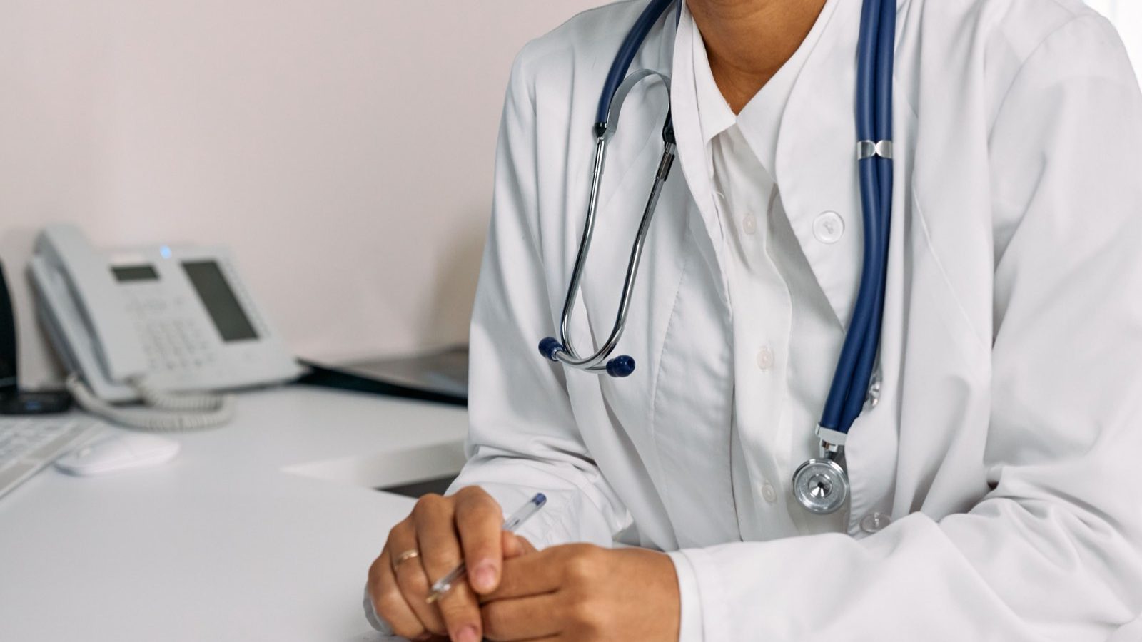 Les conséquences de l&rsquo;augmentation des tarifs des soins en Suisse pour les Français