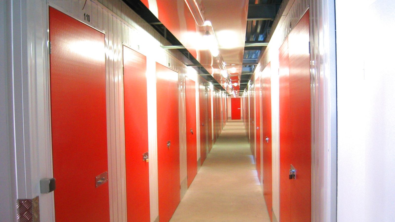 Louer un box de stockage : ce que prévoit vraiment le contrat