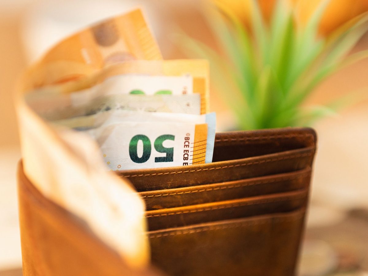 Prime de 3 000 € pour les 15-25 ans : ce que les sites officiels disent vraiment