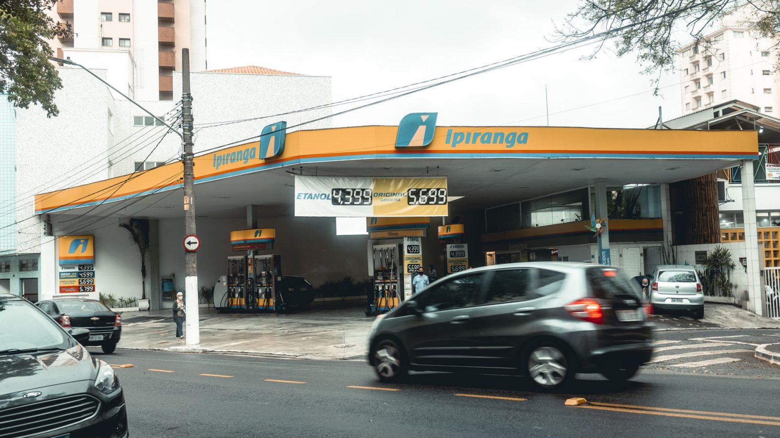 Évitez de vous ruiner : 5 astuces pour faire face à la hausse des prix du carburant