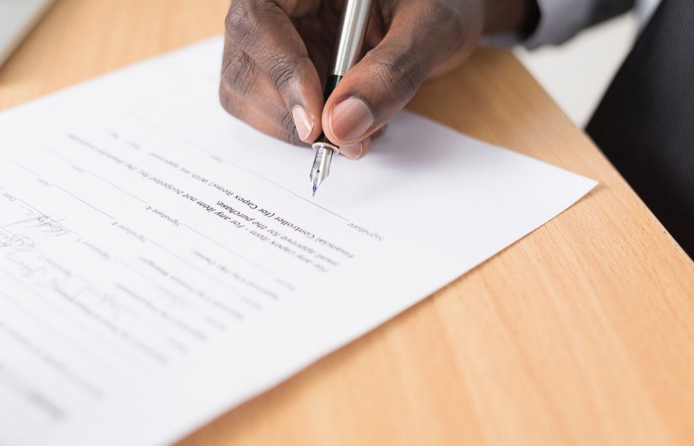 Bail d&rsquo;habitation : les clauses à relire avant de signer